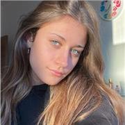 Sono iscritta all’università di economia aziendale e offro ripetizioni di matematica